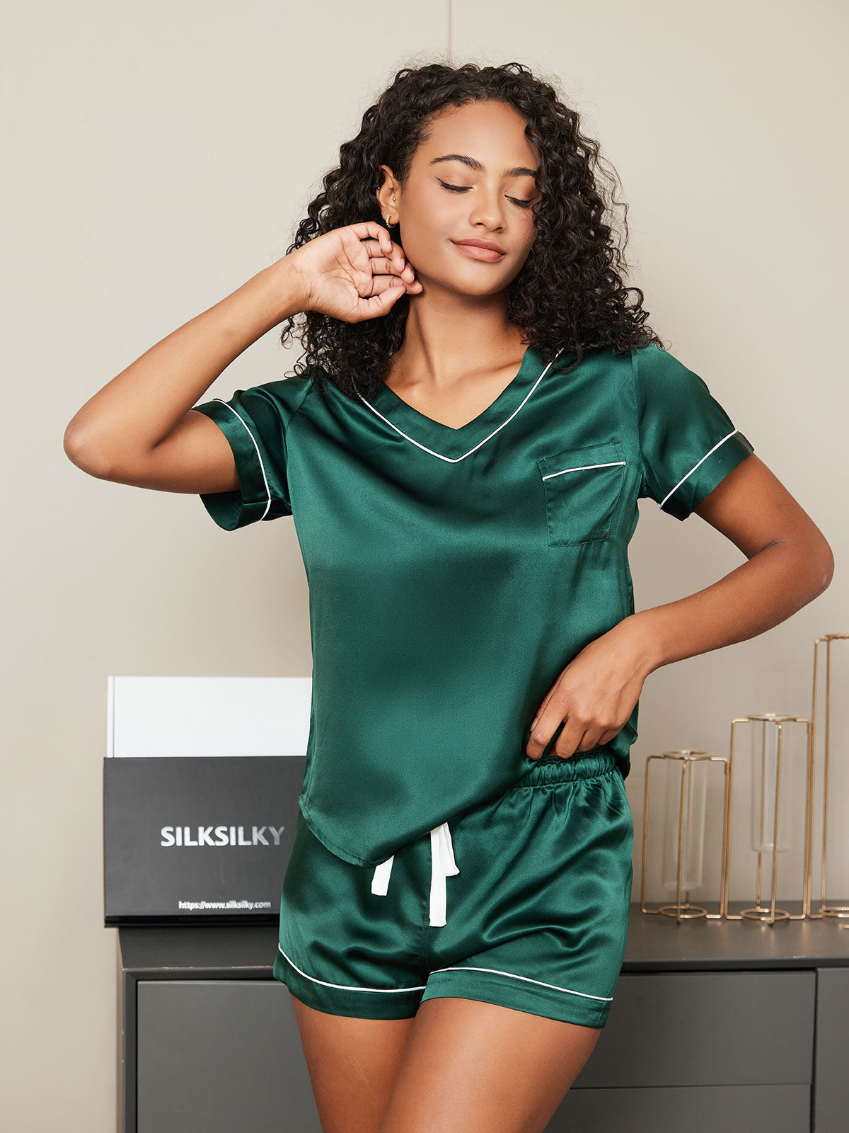 [Green] SilkSilky  Short Sleeve V Neck Women's Pajamas 001