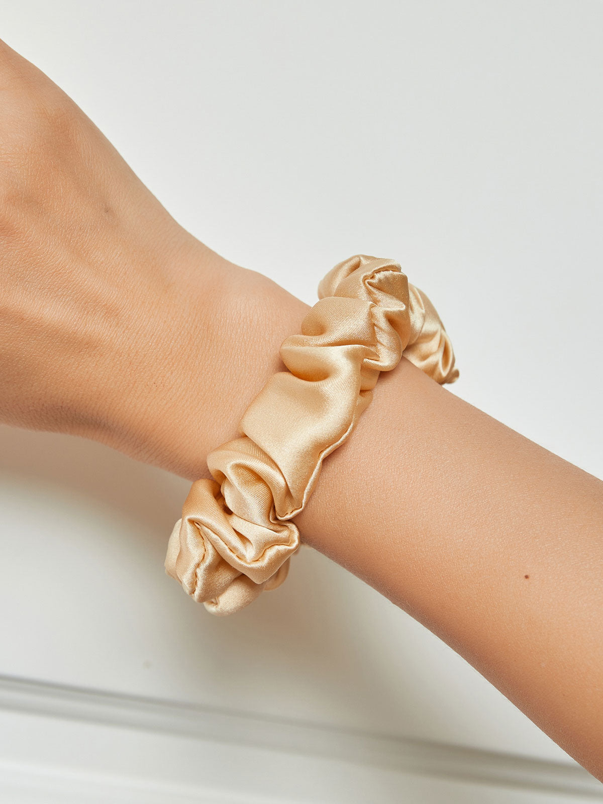 [Champagne] SilkSilky  Scrunchie 001
