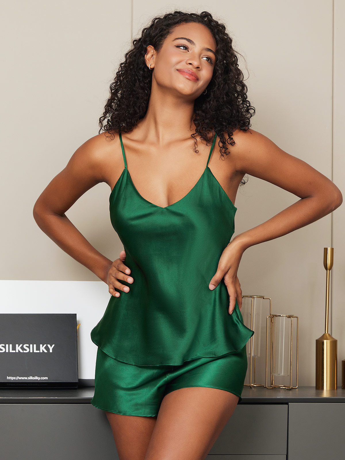 [Green] SilkSilky  Spaghetti Strap V Neck Camisole Set 002