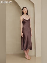 SilkSilky  Pure Silk Spaghetti Strap V Neck Dress video 001